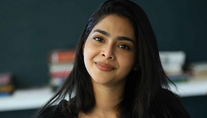 ടൈംസ് ഓഫ് ഇന്ത്യ പുറത്തുവിട്ട ഏറ്റവും ആകര്‍ഷണീയമുള്ള ഇന്ത്യന്‍ സുന്ദരികളുടെ പട്ടികയില്‍ മലയാളി സാന്നിധ്യമായി ഐശ്വര്യാ ലക്ഷ്മി; ആലിയഭട്ട് ഒന്നാം സ്ഥാനം സ്വന്തമാക്കിയപ്പോള്‍ ഐശ്വര്യ 48ാം സ്ഥാനത്ത്