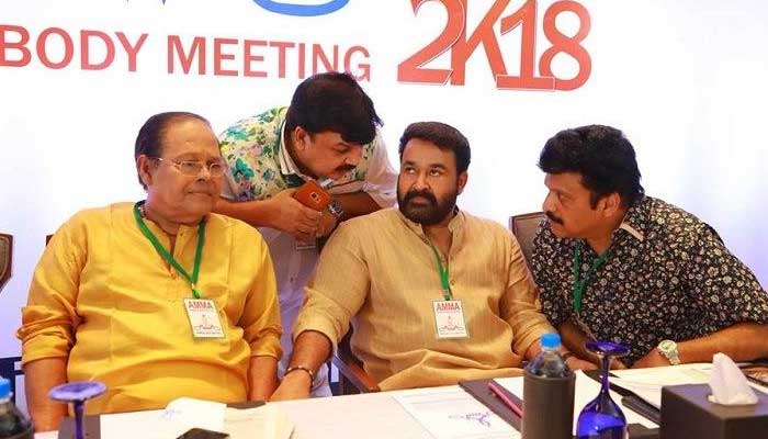 താരസംഘടന അമ്മയുടെ എക്‌സിക്യൂട്ടിവ് യോഗം ഇന്ന് കൊച്ചിയില്‍; യോഗത്തിലെ പ്രധാന അജണ്ട ബൈലോ തിരുത്തലും, പരസ്യപ്രസ്താവന തിരുത്തലും; പങ്കെടുക്കുക മോഹന്‍ലാല്‍ ഉള്‍പ്പടെ 17 താരങ്ങള്‍ 