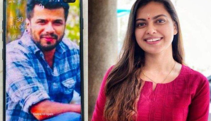 അന്നും ഇന്നും ഈ ഫോണില്‍ ബാലുച്ചേട്ടന്‍; ചിത്രം പങ്കുവച്ച് നടി  അനുശ്രീ