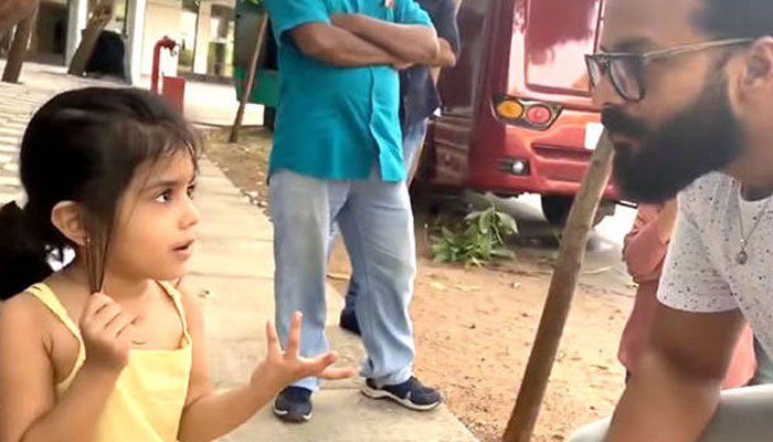 തിരഞ്ഞെടുപ്പില്‍ ആര് ജയിക്കുമെന്ന് ജയസൂര്യ; ആ.. എനിക്ക് അറിയില്ലെമന്ന് മറുപടി നല്‍കി കുട്ടിക്കുറുമ്പിയും; ലൊക്കേഷന്‍ സെറ്റിലെ ചിരിപടര്‍ത്തുന്ന വിഡിയോ പങ്കുവച്ച് താരം; ഏറ്റെടുത്ത് സോഷ്യല്‍ മീഡിയയും 