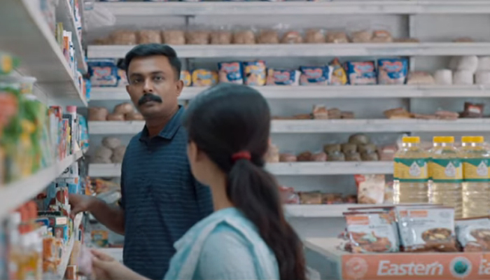 വാനില്‍ ചന്ദ്രിക..തെളിഞ്ഞിതാ.. നിറഞ്ഞെ നില്‍ക്കേ..; പ്രണയം തുളുമ്പുന്ന രംഗങ്ങളുമായി ലൂക്കയിലെ പുതിയ വീഡിയോ ഗാനമെത്തി