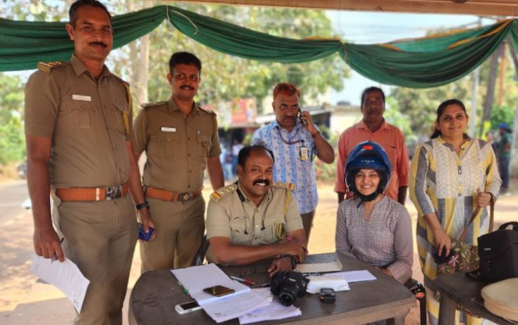 പുതിയ റീലിസ് തിരക്കുകള്‍ക്കിടയിലും ടുവീലര്‍ ടെസ്റ്റിനായി എത്തി മഞ്ജു;സ്വന്തമായി ബൈക്ക് ഓടിക്കണം എന്ന് ആഗ്രഹ സഫലീകരണത്തിനായി ലൈസന്‍സ് സ്വന്തമാക്കി ലേഡി സൂപ്പര്‍സ്റ്റാര്‍