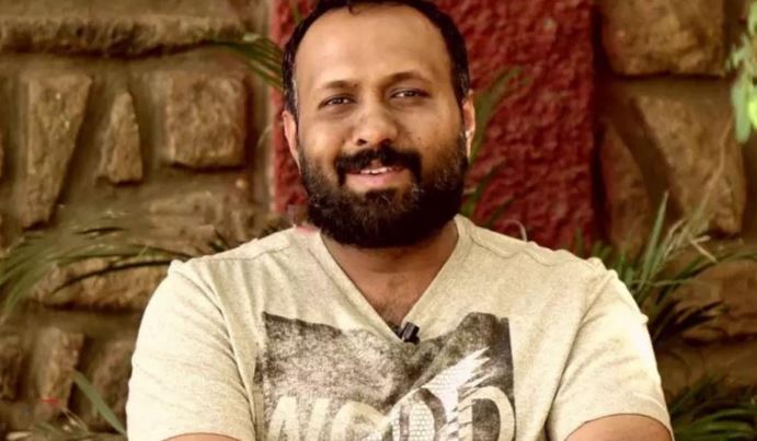 ധമാക്കയിലെയും ബ്രോ ഡാഡിയിലെയും കണ്ടന്റ് ഏകദേശം സെയിമാണ്; അവര്‍ ചെയ്യുമ്പോള്‍ ആഹാ, നമ്മള്‍ ചെയ്യുമ്പോള്‍ ഓഹോ എന്നാണ്; ബാബു ആന്റണി ചേട്ടനെ വച്ച് പവര്‍സ്റ്റാര്‍ ചെയ്യാന്‍ നിര്‍മാതാവിനെ തപ്പിയ കഷ്ടപ്പാട് എനിക്കേ അറിയൂ; ഒമര്‍ ലുലുവിന്റെ വെളിപ്പെടുത്തലുകള്‍ ഇങ്ങനെ