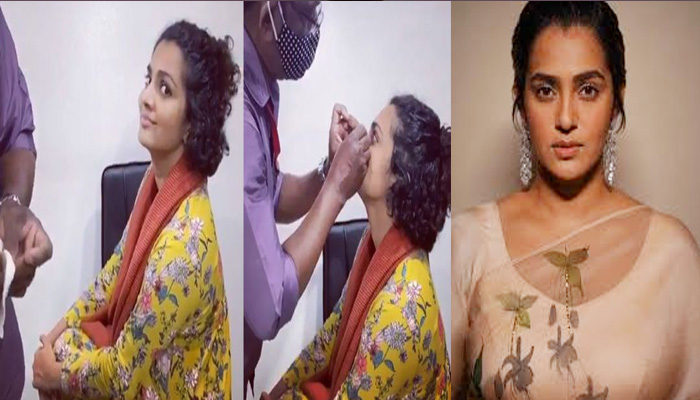 അമ്മക്കുട്ടിയെ പോലെ മൂക്കുകുത്തി അമ്മിണിക്കുട്ടി; മൂക്കുകുത്തുന്ന വീഡിയോയുമായി നടി പാര്‍വ്വതി