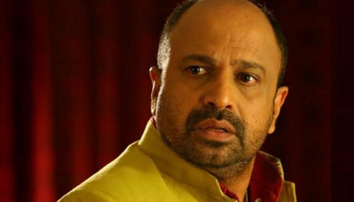 മലയാള സിനിമയെ ഞെട്ടിച്ച് വീണ്ടും മീ ടു ആരോപണം; ഇത്തവണ മീ ടു നടന്‍ സിദ്ദിഖിനെതിരെ; തീയറ്ററില്‍ വച്ച് ലൈംഗീകമായി ഉപദ്രഹിക്കാന്‍ ശ്രമിച്ചെന്ന് വെളിപ്പെടുത്തി നടി; പ്രതികരിക്കാതെ താരലോകവും