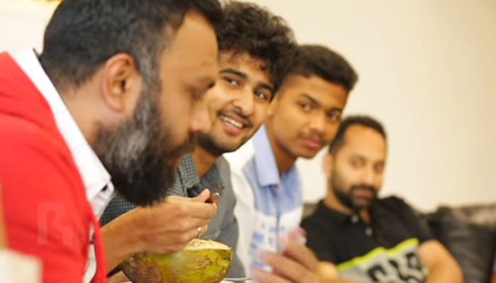 പ്രായത്തിനേക്കാള്‍ പക്വതയുള്ള കഥാപാത്രങ്ങള്‍ ചെയ്ത് കൂമ്പുവാടിയിരിക്കുകയാണ്; ഇത്തവണ ഷെയിന് ചിരിക്കുന്ന കഥാപാത്രമെന്ന് ശ്യാം പുഷ്‌കരന്‍; ഭാവന സ്റ്റുഡിയോയിലൂടെ കുമ്പളങ്ങി നൈറ്റ്സ് വിശേഷങ്ങള്‍ പങ്കുവച്ച് താരങ്ങള്‍