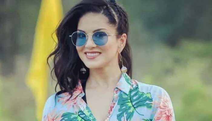 സിനിമയിലെ സംഭാഷണത്തിന് വേണ്ടി ഉപയോഗിച്ചത് നിങ്ങളുടെ നമ്പർ ആണെന്ന് അറിയില്ലായിരുന്നു; ഇത് ഇങ്ങനെയൊക്കെ ആകുമെന്ന് ഞാൻ കരുതിയുമില്ല; പുനീത് അഗർവാളിനോട മാപ്പ് പറഞ്ഞ് സണ്ണി ലിയോൺ
