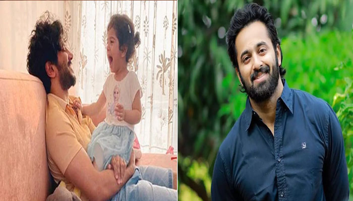 നിങ്ങളുടെ രാജകുമാരിക്ക് ഒരു വണ്ടർ വുമണേയും നിങ്ങൾക്ക് പറ്റിയാൽ ഒരു കാറും തരാം ;  ദുൽഖറിനെയും മകളെയും വീട്ടിലേക്ക് ക്ഷണിച്ച്  നടൻ ഉണ്ണിമുകുന്ദൻ 