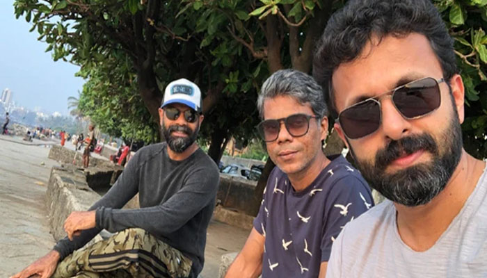 ഇങ്ങനെയൊരു സിനിമ സാധ്യമായത് എന്‍റെ ഡിയര്‍ ഫ്രണ്ട് എന്നോടൊപ്പം കട്ടയ്ക്ക് നിന്നതുകൊണ്ടുമാത്രമാണ്: വിനീത് കുമാർ